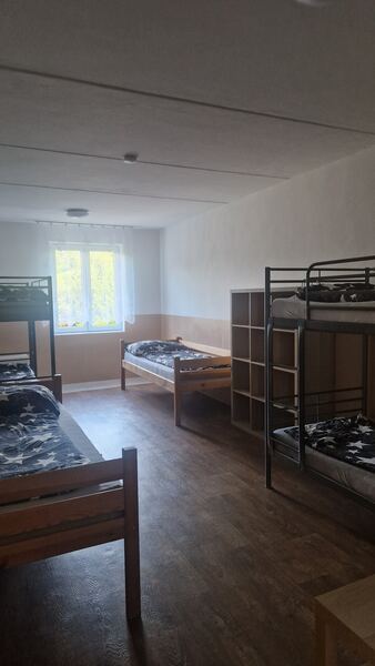 Pokoj s úložnými boxy